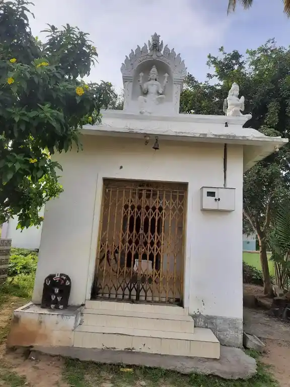 Arulmigu Thimmaraya Swamy Temple, Nallamballi - 636807 அருள்மிகு திம்மராயசாமி திருக்கோயில், Nallamballi - 636807, Dharmapuri - Ancient Temple Architecture and History Image 4