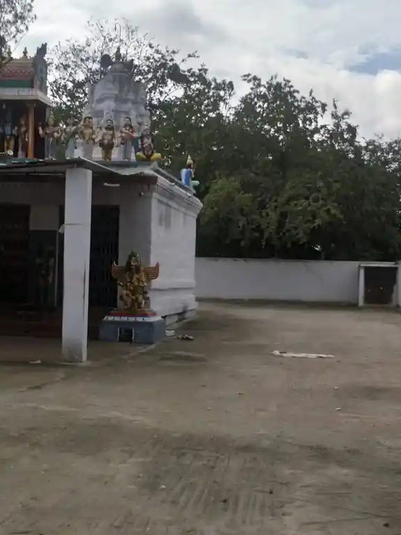 Arulmigu Thimmaraya Swamy Temple, Near Varuvanvadivelan Engineering College, K.Naduhalli - 636701 Arulmigu Thimmaraya Swamy Temple, Near Varuvanvadivelan Engineering College, K.Naduhalli - 636701, Dharmapuri - Ancient Temple Architecture and History Image 3