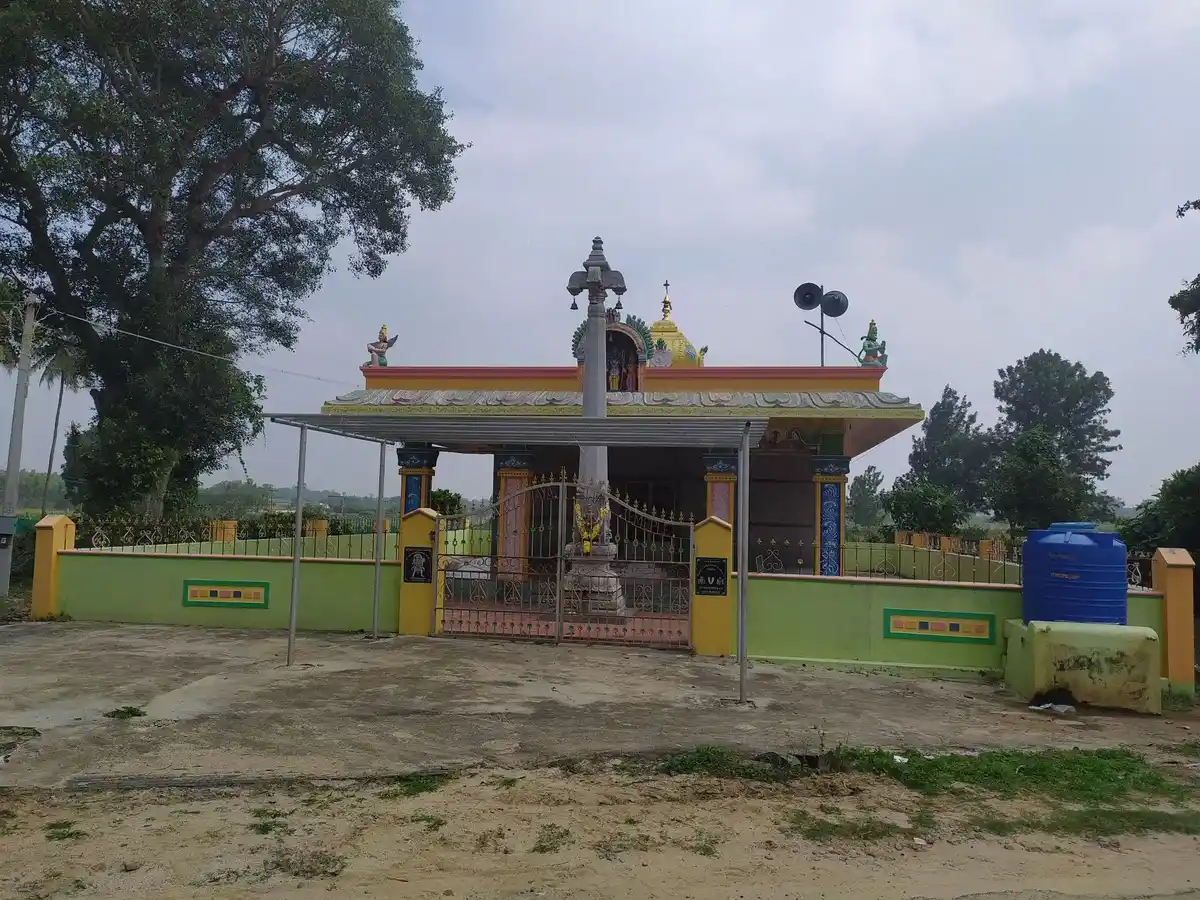 Arulmigu Thimmaraya Swamy Temple, Thinnapatti, Odayandahalli - 635116 அருள்மிகு திம்மராயசாமி திருக்கோயில், Thinnapatti, Odayandahalli - 635116, Krishnagiri - Ancient Temple Architecture and History Image 2