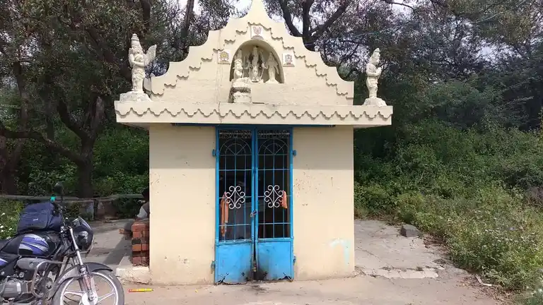Arulmigu Thimmaraya Swamy Temple, Thippireddihalli - 635301 Arulmigu Thimmaraya Swamy Temple, Thippireddihalli - 635301, Dharmapuri - Ancient Temple Architecture and History Image 3