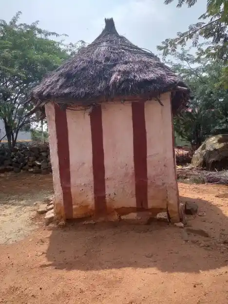 Arulmigu Thimmarayapperumal Temple, Veerajakkammalpuram - 625513 அருள்மிகு திம்மராயப்பெருமாள் திருக்கோயில், வீரஜக்கம்மாள்புரம் - 625513, Theni - Ancient Temple Architecture and History Image 3