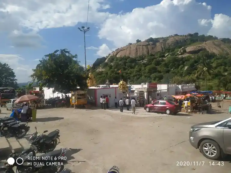 Arulmigu Thimmarayasamy Temple, Angusagari Kothur, Pasthalapalli - 635117 அருள்மிகு திம்மராயசுவாமி திருக்கோயில், அங்குசகரி கொத்தூர், பஸ்தலப்பள்ளி - 635117, Krishnagiri - Ancient Temple Architecture and History Image 2