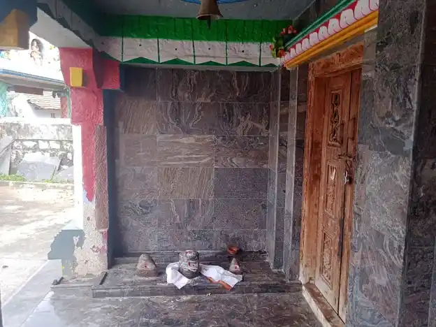 Arulmigu Thimmarayasamy Temple, Near Kvb, Kambainallur - 635202 அருள்மிகு திம்மராயசாமி திருக்கோயில், கும்பரஅள்ளி, கும்பரஅள்ளி - 635202, Dharmapuri - Ancient Temple Architecture and History Image 7