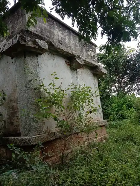 Arulmigu Thimmarayaswamy Temple, Ariyanapalli - 635121 அருள்மிகு திம்மராய சுவாமி திருக்கோயில், Ariyanapalli - 635121, Krishnagiri - Ancient Temple Architecture and History Image 2