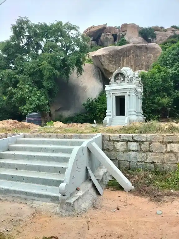Arulmigu Thimmarayaswamy Temple, Chennai Salai, Kattinayanapalle - 635001 அருள்மிகு திம்மராய சுவாமி திருக்கோயில், Chennai Salai, Kattinayanapalle - 635001, Krishnagiri - Ancient Temple Architecture and History Image 2