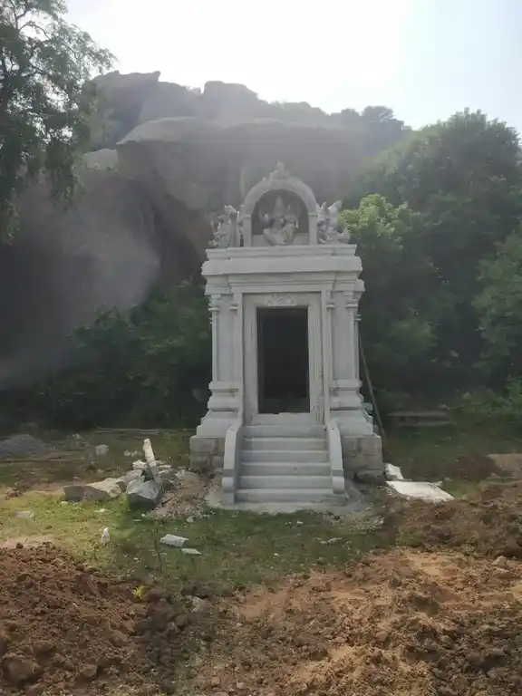 Arulmigu Thimmarayaswamy Temple, Chennai Salai, Kattinayanapalle - 635001 அருள்மிகு திம்மராய சுவாமி திருக்கோயில், Chennai Salai, Kattinayanapalle - 635001, Krishnagiri - Ancient Temple Architecture and History Image 5