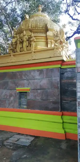 Arulmigu Thimmarayaswamy Temple, East Side Of The School, Naduvanapalli - 635121 அருள்மிகு திம்மராய சுவாமி திருக்கோயில், East Side Of The School, Naduvanapalli - 635121, Krishnagiri - Ancient Temple Architecture and History Image 3