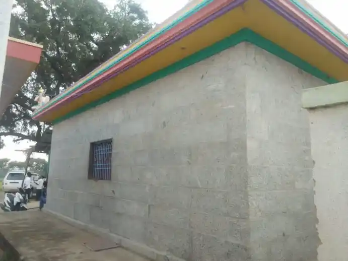 Arulmigu Thimmarayaswamy Temple, Eattipalli - 635121 அருள்மிகு திம்மராய சுவாமி திருக்கோயில், Eattipalli - 635121, Krishnagiri - Ancient Temple Architecture and History Image 4