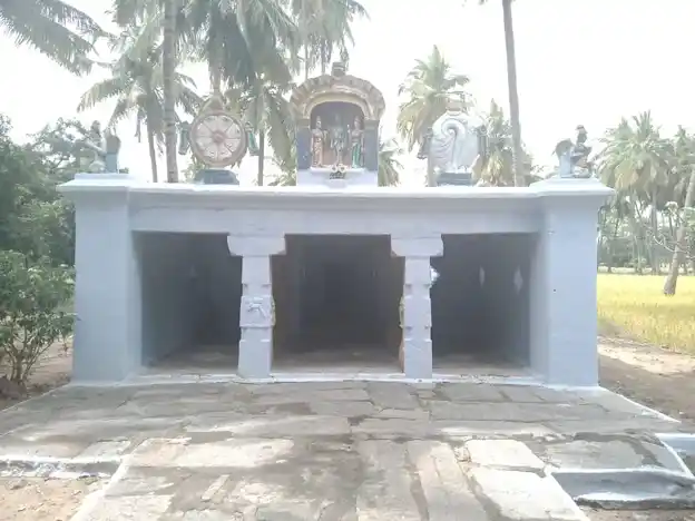 Arulmigu Thimmarayaswamy Temple, Kundalapatti - 635107 அருள்மிகு திம்மராயசுவாமி திருக்கோயில், குண்டலபட்டி - 635107, Krishnagiri - Ancient Temple Architecture and History Image 2