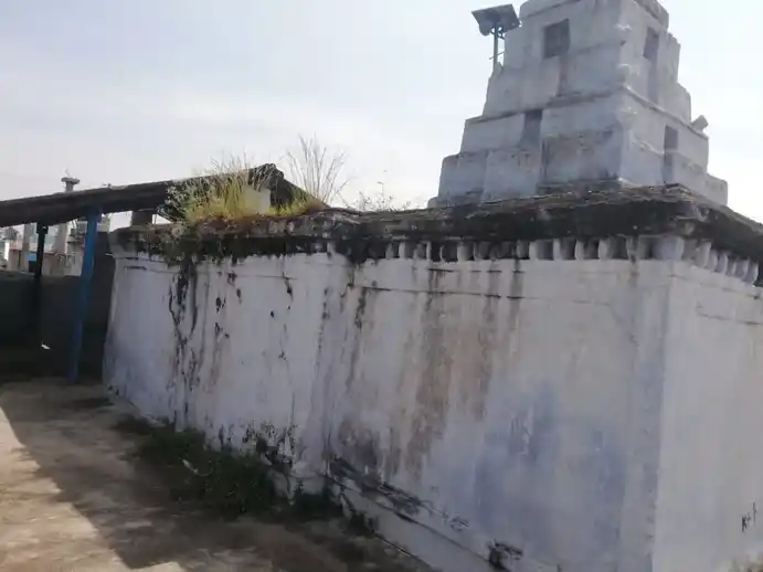 Arulmigu Thimmarayaswamy Temple, Kundharapalli - 635115 அருள்மிகு திம்மராய சுவாமி திருக்கோயில், Kundharapalli - 635115, Krishnagiri - Ancient Temple Architecture and History Image 4