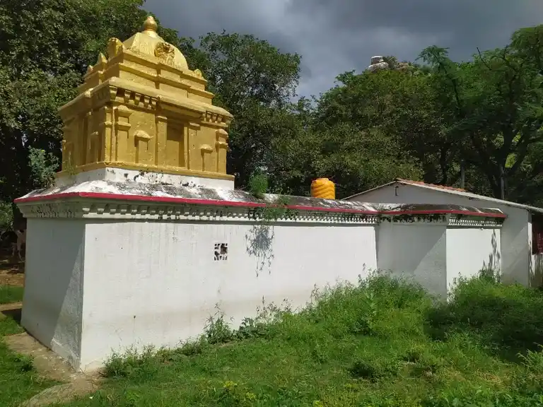 Arulmigu Thimmarayaswamy Temple, Malaiyandahalli - 635112 அருள்மிகு திம்மராயசுவாமி திருக்கோயில், மலையாண்டஹள்ளி - 635112, Krishnagiri - Ancient Temple Architecture and History Image 3