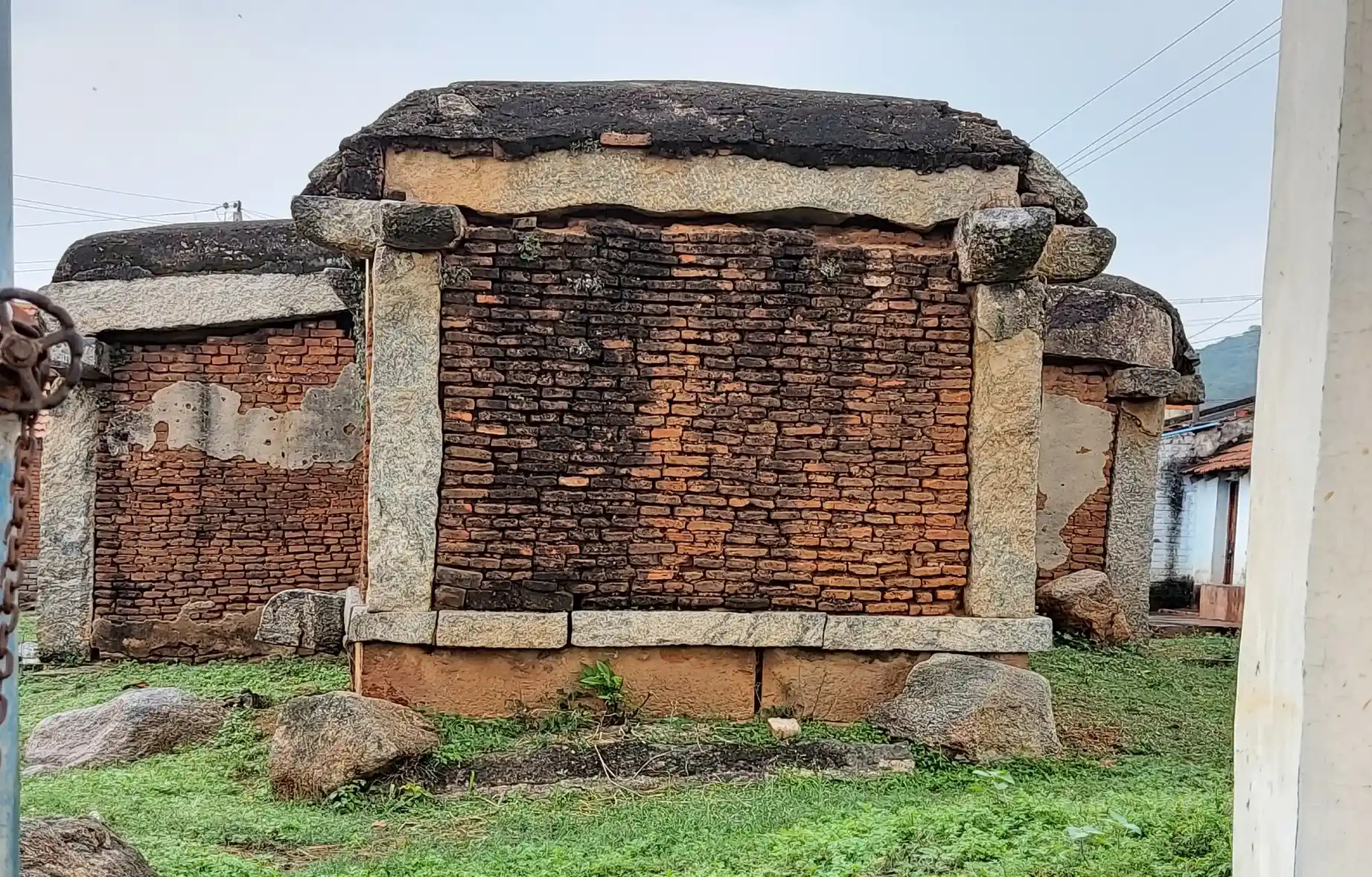 Arulmigu Thimmarayaswamy Temple, Nallur, Nallur - 635103 அருள்மிகு திம்மராய சுவாமி திருக்கோயில், Nallur - 635103, Krishnagiri - Ancient Temple Architecture and History Image 3