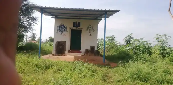 Arulmigu Thimmarayaswamy Temple, Near Nedumaruthi Pond, Veerojipalli - 635115 அருள்மிகு திம்மராய சுவாமி திருக்கோயில், Near Nedumaruthi Pond, Veerojipalli - 635115, Krishnagiri - Ancient Temple Architecture and History Image 3