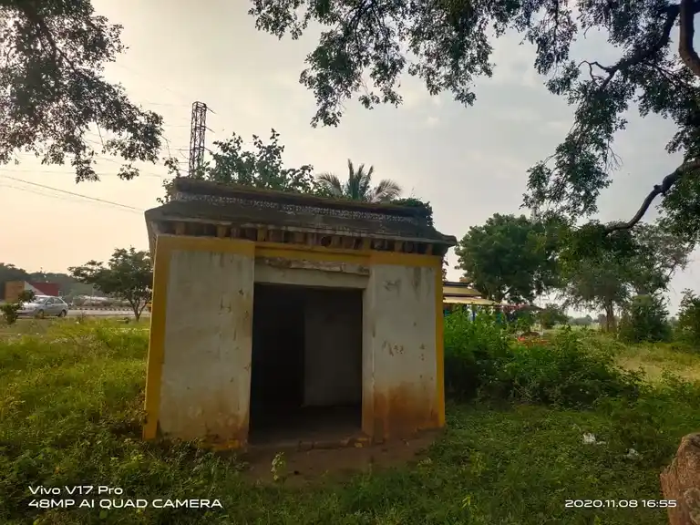 Arulmigu Thimmarayaswamy Temple, V.Madhepalli, Polupalli - 635115 அருள்மிகு திம்மராயசுவாமி திருக்கோயில், போலுப்பள்ளி, போலுப்பள்ளி - 635115, Krishnagiri - Ancient Temple Architecture and History Image 4