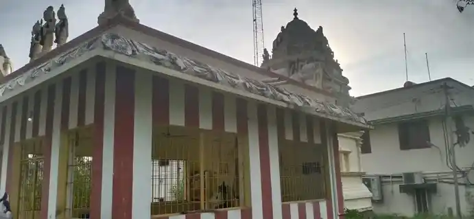 Arulmigu Thimmarayaswamy Temple, Vetrapatti, Vetrapatti - 636902 அருள்மிகு திம்மராய சாமி திருக்கோயில், கே.வேட்ரப்பட்டி, கே.வேட்ரப்பட்டி - 636902, Dharmapuri - Ancient Temple Architecture and History Image 2