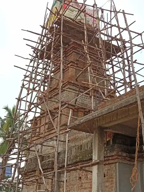 Arulmigu Thiravbathiyamman Temple, Sembulivaram - 600067 அருள்மிகு திரௌபதி அம்மன் திருக்கோயில், செம்புலிவரம் - 600067, Tiruvallur - Ancient Temple Architecture and History Image 4