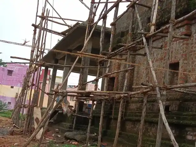 Arulmigu Thiravbathiyamman Temple, Sembulivaram - 600067 அருள்மிகு திரௌபதி அம்மன் திருக்கோயில், செம்புலிவரம் - 600067, Tiruvallur - Ancient Temple Architecture and History Image 6