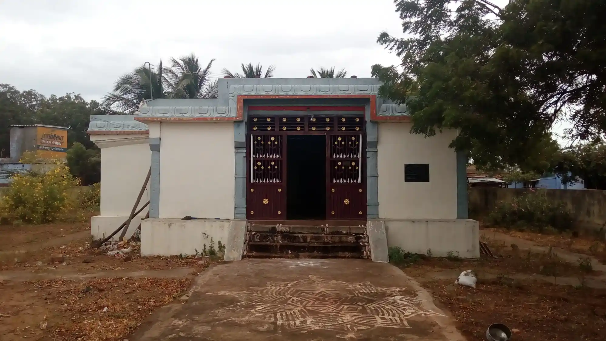 Arulmigu Thiripura Sundari Amman Temple, Puthupatti, Puthupatti - 627851 அருள்மிகு திரிபுரசுந்தரியம்மன் திருக்கோயில், புதுப்பட்டி, புதுப்பட்டி - 627851, Tenkasi - Ancient Temple Architecture and History Image 2