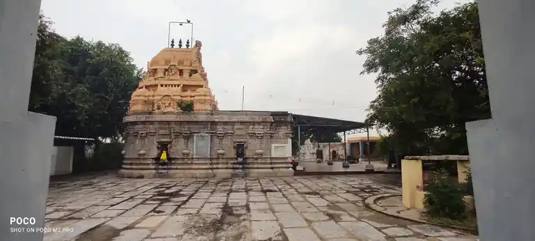 Arulmigu Thiripuranthaga Eswarar Temple, Sirukarumbur - 632521 அருள்மிகு திரிபிரந்தக ஈஸ்வரர் திருக்கோயில், சிருகரும்பூர் - 632521, Ranipet - Ancient Temple Architecture and History Image 6