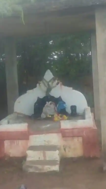 Arulmigu Thirisulamudaiya Ayyanar Temple, Veppankulam - 630305