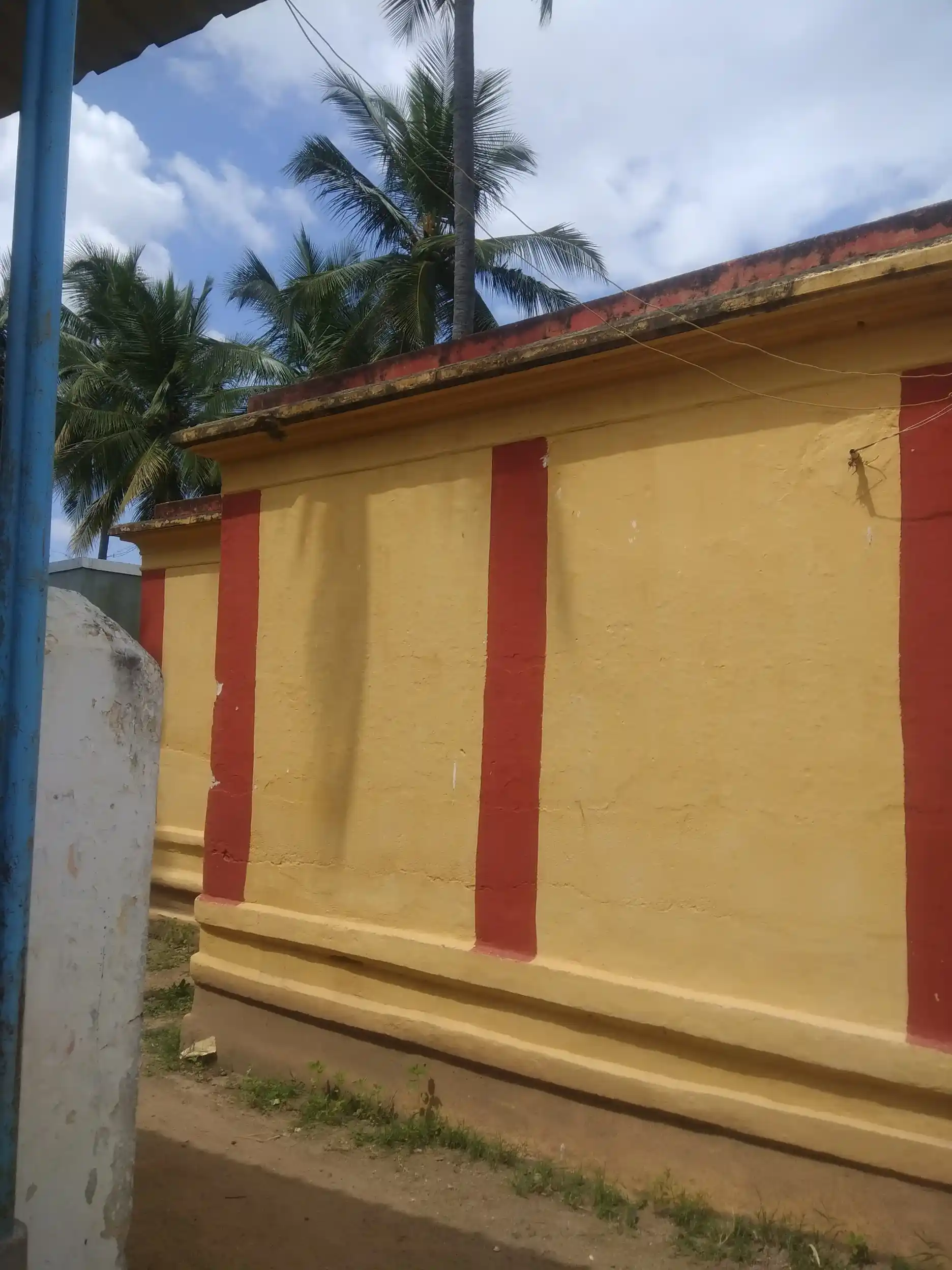 Arulmigu Thirowpathiyamman Temple, Vengalapuram - 635653 அருள்மிகு திரௌபதியம்மன் திருக்கோயில், வெங்களாபுரம் - 635653, Thirupathur - Ancient Temple Architecture and History Image 2