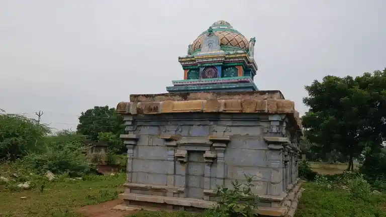 Arulmigu Thiru Manjanamudaiya Iyanar Temple, Olugamangalam - 630204 Arulmigu Thiru Manjanamudaiya Iyanar Temple, Olugamangalam - 630204, Sivagangai - Ancient Temple Architecture and History Image 4