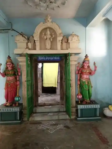 Arulmigu Thirubuvaneswarar Temple, S.Kulathur - 630653 அருள்மிகு திரிபுவனேஸ்வரர் திருக்கோயில், எஸ்.கொளத்தூா் - 630653, Ranipet - Ancient Temple Architecture and History Image 2