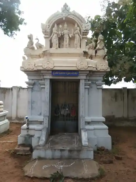 Arulmigu Thirubuvaneswarar Temple, S.Kulathur - 630653 அருள்மிகு திரிபுவனேஸ்வரர் திருக்கோயில், எஸ்.கொளத்தூா் - 630653, Ranipet - Ancient Temple Architecture and History Image 5