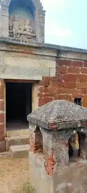 Arulmigu Thirukalanathar Temple, Thiruppakkovil, Karambakudi Taluk - 622302 அருள்மிகு திருக்களநாதர் திருக்கோயில், திருப்பாக்கோயில், கறம்பக்குடி வட்டம் - 622302, Pudukkottai - Ancient Temple Architecture and History Image 3