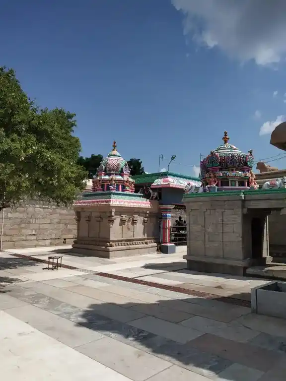 Arulmigu Thirukameswarar Temple, Vellor - 621202
