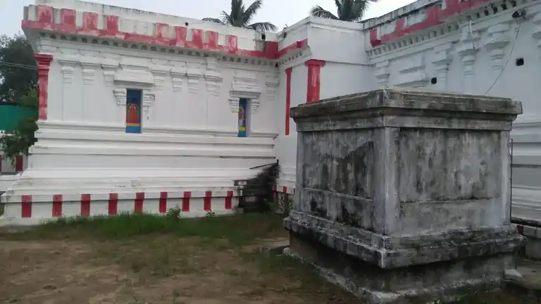 Arulmigu Thirukandeeswarar Temple, Inside The Village, Thomur - 602001 Arulmigu Thirukandeeswarar Temple, Inside The Village, Thomur - 602001, Tiruvallur - Ancient Temple Architecture and History Image 4