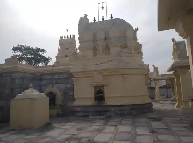 Arulmigu Thirukariaieswarar Temple, Pernamallur - 604408 அருள்மிகு கரைஈஸ்வரர் திருக்கோயில், Pernamallur - 604408, Tiruvannamalai - Ancient Temple Architecture and History Image 3