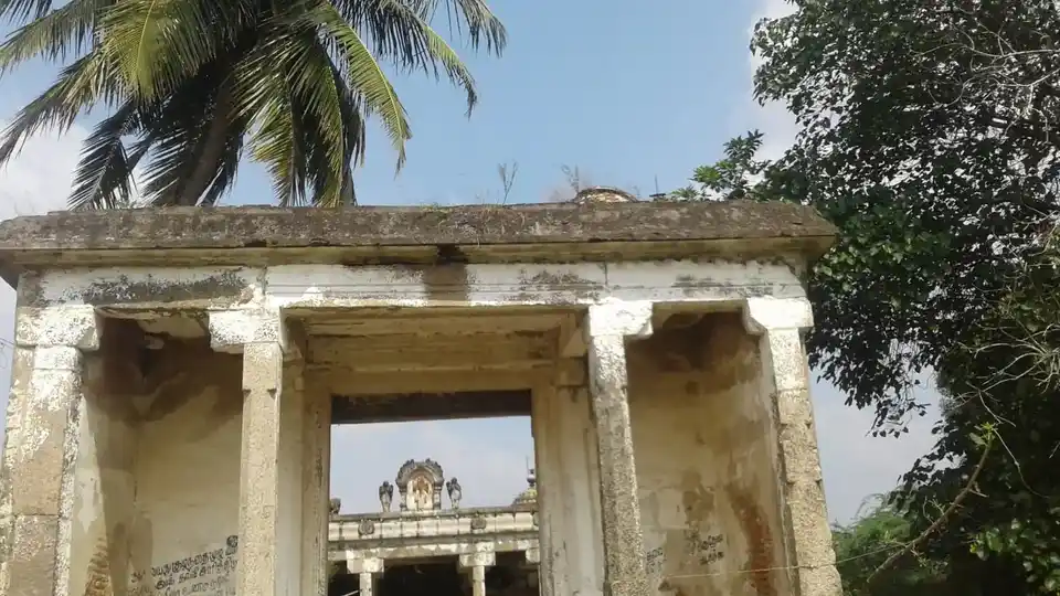 Arulmigu Thirukkameswarar Temple, Madavilagam - 630156 அருள்மிகு திருக்காமேஸ்வரர் திருக்கோயில், மடவிளாகம் - 630156, Chengalpattu - Ancient Temple Architecture and History Image 4