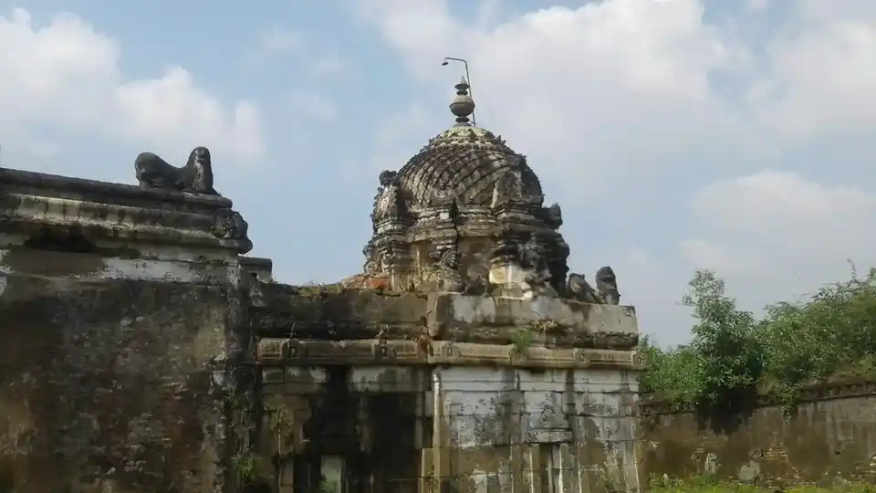 Arulmigu Thirukkameswarar Temple, Madavilagam - 630156 அருள்மிகு திருக்காமேஸ்வரர் திருக்கோயில், மடவிளாகம் - 630156, Chengalpattu - Ancient Temple Architecture and History Image 5