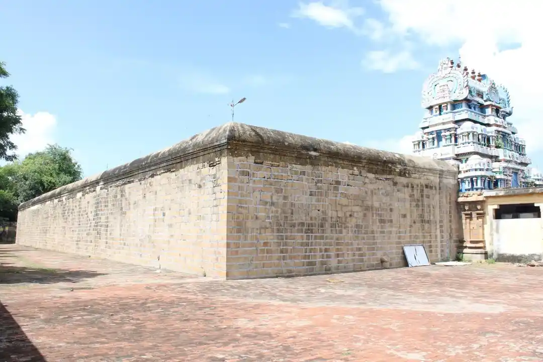 Arulmigu Thirukodeeswara Swamy Temple, Thirukodikaval, Thirukodikaval - 609802 அருள்மிகு திருகோடீஸ்வரர் சுவாமி திருக்கோயில், திருக்கோடிக்காவல், Thirukodikaval - 609802, Thanjavur - Ancient Temple Architecture and History Image 3