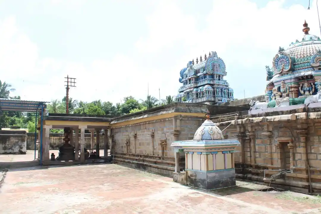Arulmigu Thirukodeeswara Swamy Temple, Thirukodikaval, Thirukodikaval - 609802 அருள்மிகு திருகோடீஸ்வரர் சுவாமி திருக்கோயில், திருக்கோடிக்காவல், Thirukodikaval - 609802, Thanjavur - Ancient Temple Architecture and History Image 4