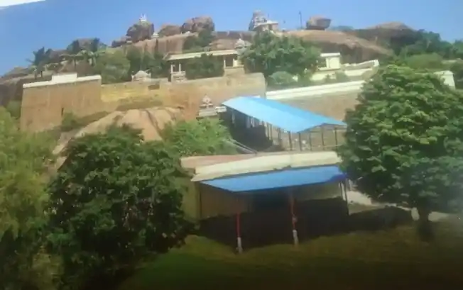 Arulmigu Thirukolanatha Swamy Temple, Thirukkolakudi - 630405 அருள்மிகு திருக்கோளநாத சுவாமி திருக்கோயில், Thirukkolakudi - 630405, Sivagangai - Ancient Temple Architecture and History Image 2