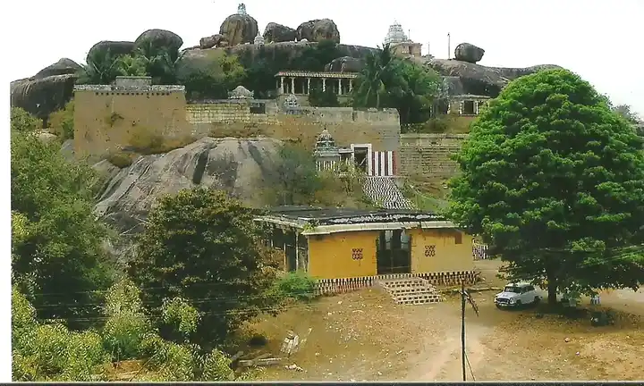 Arulmigu Thirukolanatha Swamy Temple, Thirukkolakudi - 630405 அருள்மிகு திருக்கோளநாத சுவாமி திருக்கோயில், Thirukkolakudi - 630405, Sivagangai - Ancient Temple Architecture and History Image 3