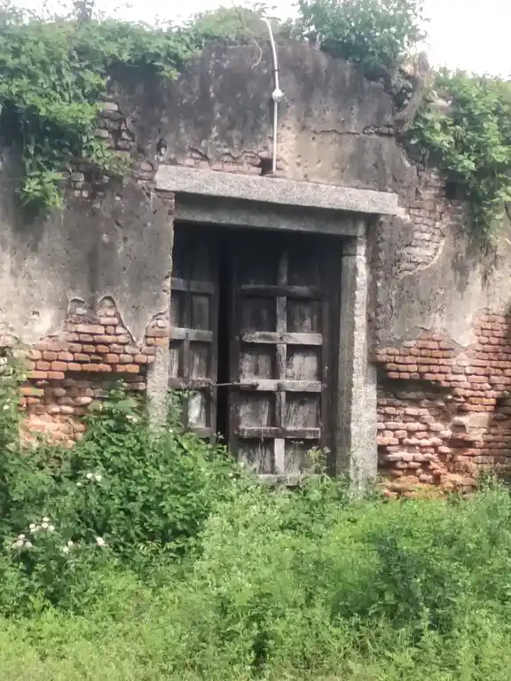 Arulmigu Thirukugeswarar Temple, Pallur - 631001 அருள்மிகு திருக்குகேஸ்வரர் திருக்கோயில், பள்ளூர் - 631001, Ranipet - Ancient Temple Architecture and History Image 3