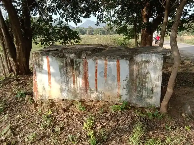 Arulmigu Thirumalaidevar Temple, Enekol - 635115 Arulmigu Thirumalaidevar Temple, Enekol - 635115, Krishnagiri - Ancient Temple Architecture and History Image 2