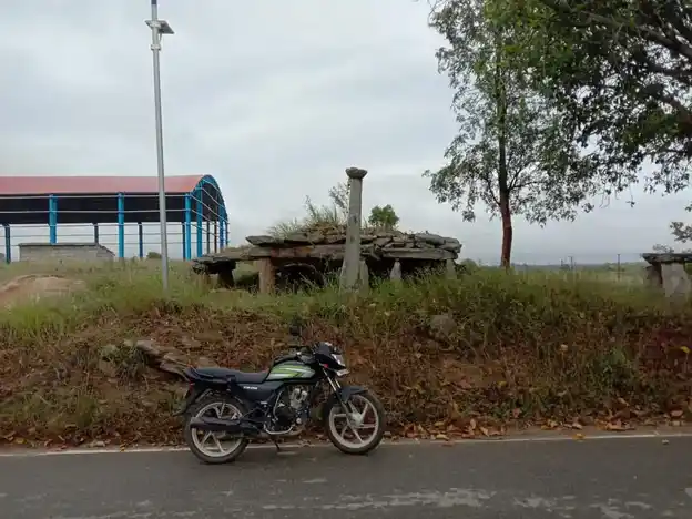 Arulmigu Thirumalaidevar Temple, Gundalappalli - 635115 அருள்மிகு திருமலைத்தேவர் திருக்கோயில், Gundalappalli - 635115, Krishnagiri - Ancient Temple Architecture and History Image 3