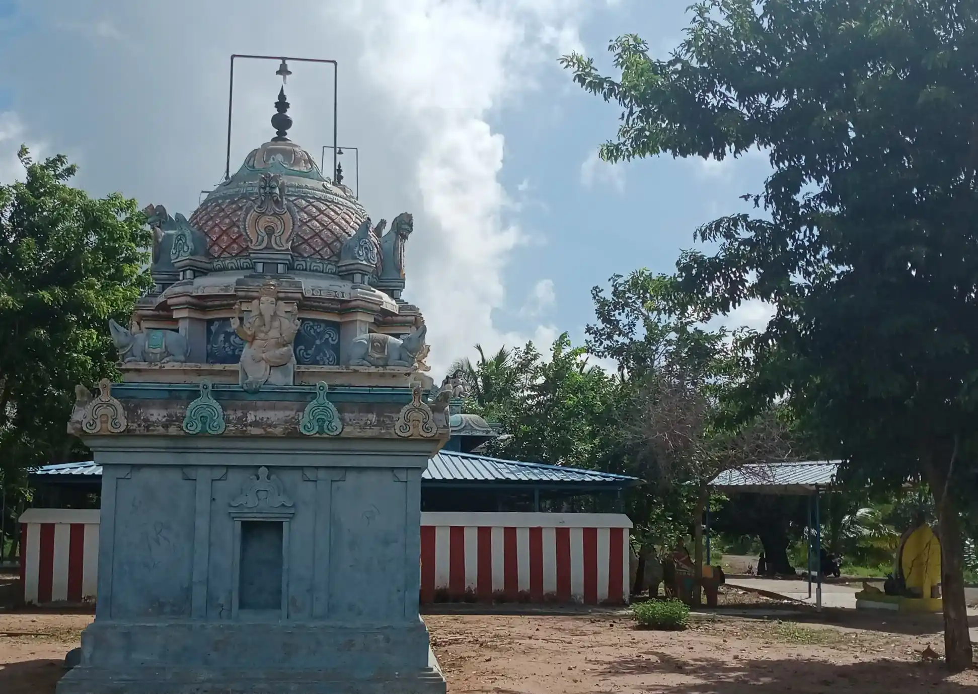 Arulmigu Thirumeni Ayyanar Temple, Arasapattu - 614019 அருள்மிகு திருமேனி அய்யனார் திருக்கோயில், Arasapattu - 614019, Thanjavur - Ancient Temple Architecture and History Image 4