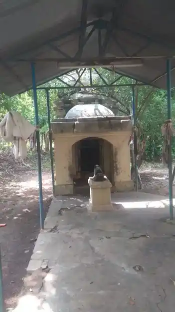 Arulmigu Thirumeninatha Swamy and Mariyamman Temple, Memaathur - 609309 அருள்மிகு திருமேனிநாத சுவாமி மற்றும் மாரியம்மன் கோயில், மேமாத்தூர் - 609309, Mayiladuthurai - Ancient Temple Architecture and History Image 3