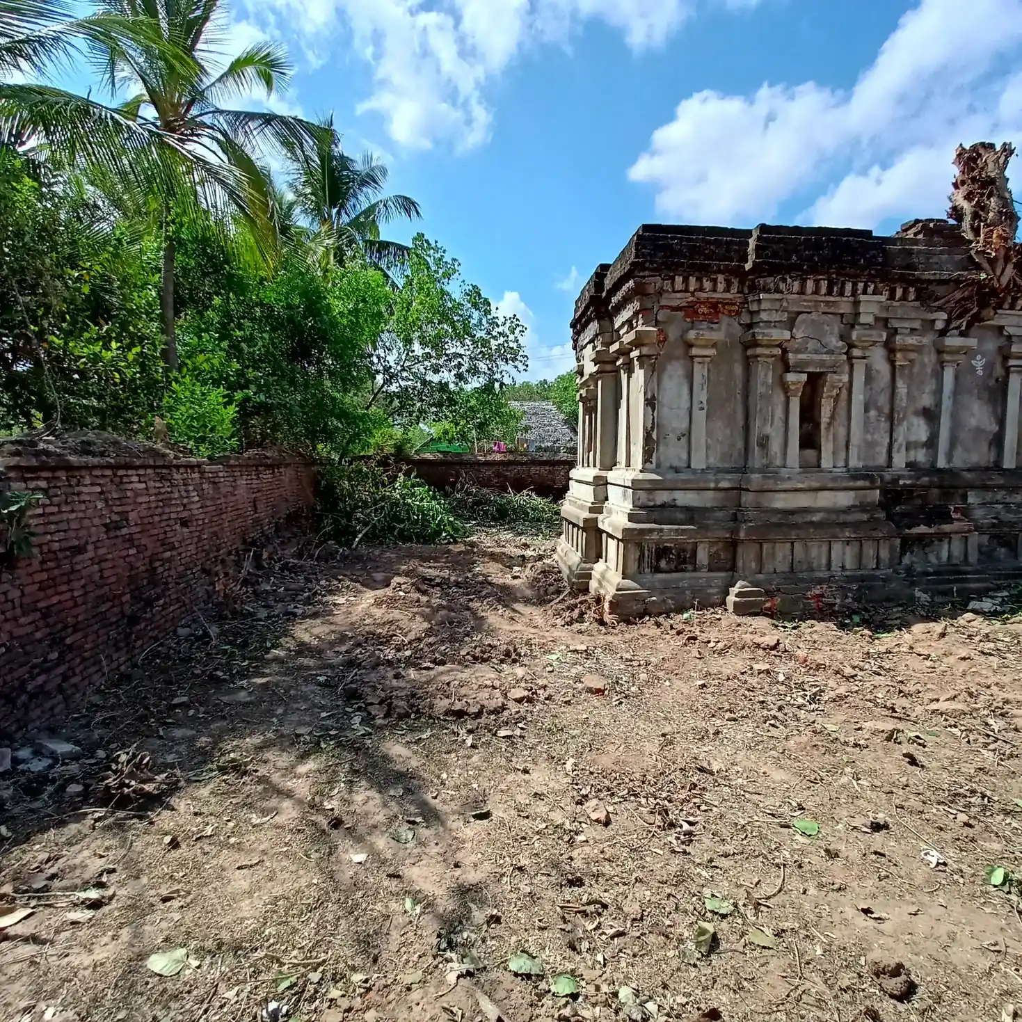 Arulmigu Thirumoolanathar & Veetriruntha Perumal Temple, Vandaloor - 611109 Temple