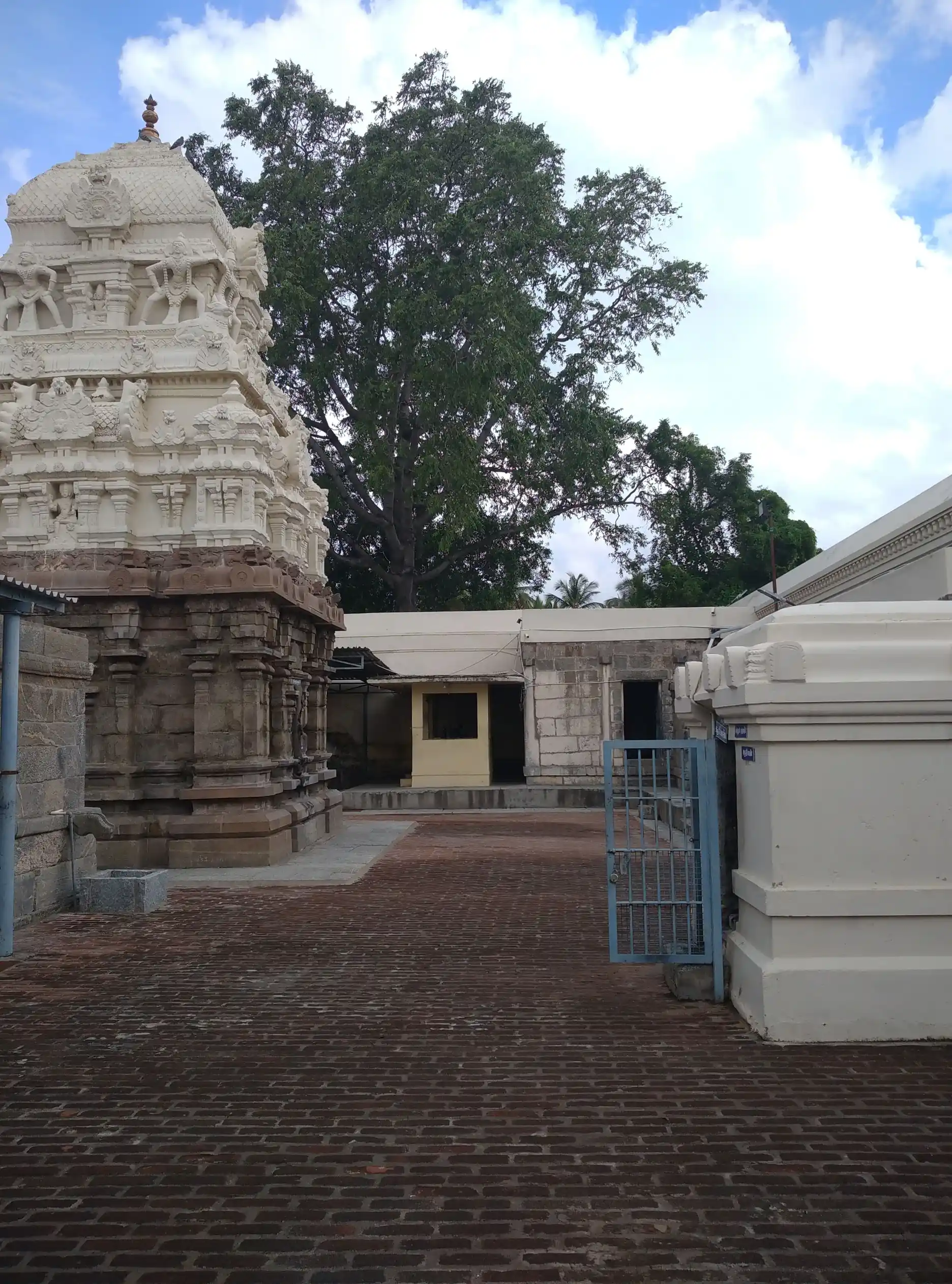 Arulmigu Thirumuruganathasamy Temple, Thirumuruganpoondi, Tirupur - 641652 அருள்மிகு திருமுருகநாத சுவாமி திருக்கோயில், திருமுருகன்பூண்டி, திருப்பூர் - 641652, Tiruppur - Ancient Temple Architecture and History Image 2