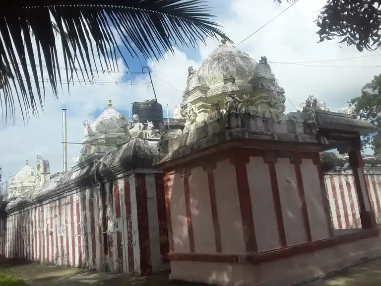 Arulmigu Thirunageshwarar Temple, Valarpuram - 631003 ஸ்ரீசொர்ணவள்ளி அம்பாள் உடனுறை திருநாகேஸ்வரர் கோயில், வளர்புரம் - 631003, Ranipet - Ancient Temple Architecture and History Image 4