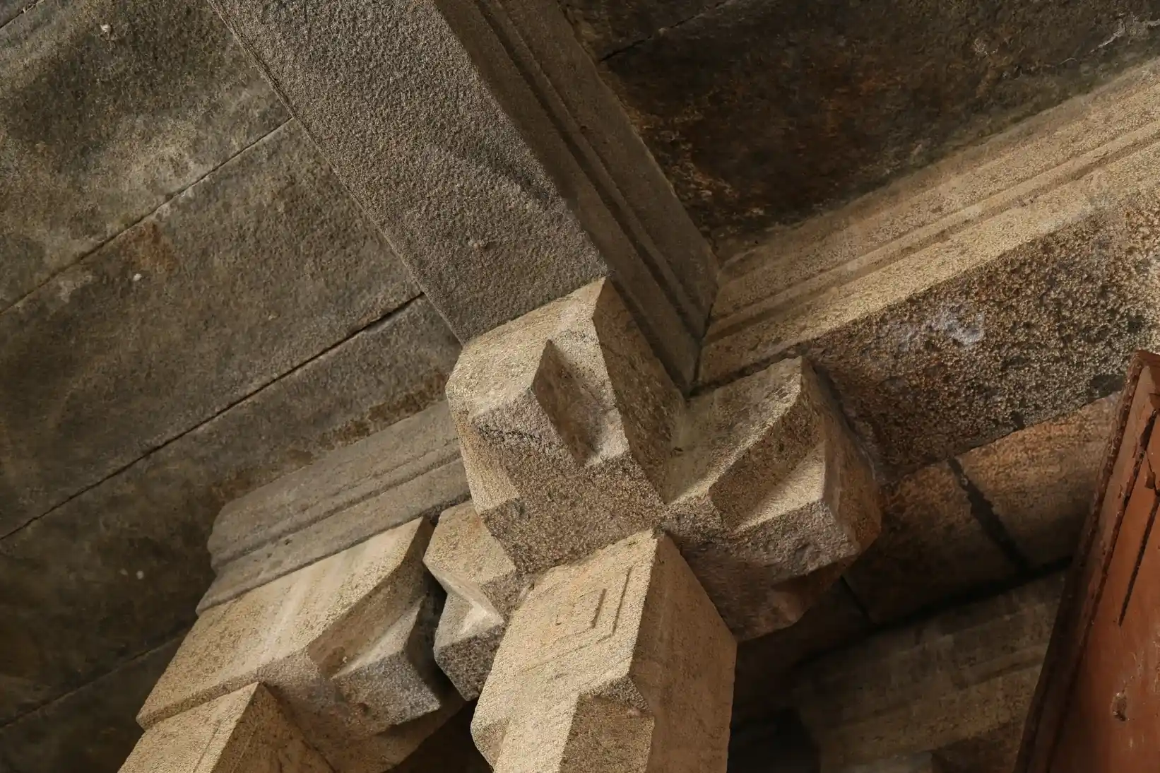 Arulmigu Thirunethranathaswamy Temple, Thiruvarur - 610003 அருள்மிகு திருநேத்ரநாதசுவாமி திருக்கோயில், திருவாரூர் - 610003, Thiruvarur - Ancient Temple Architecture and History Image 3