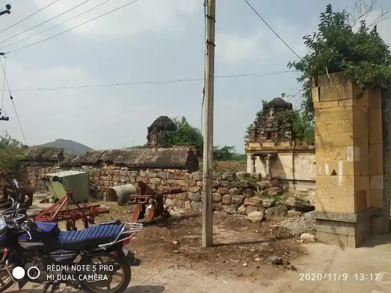 Arulmigu Thiruparameswarar Temple, Sengunam - 621220