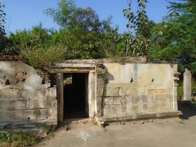 Arulmigu Thiruthaleeswarar Temple, Anpoondi - 632114 அருள்மிகு திருத்தாளீஸ்வரர் திருக்கோயில், அன்பூண்டி - 632114, Vellore - Ancient Temple Architecture and History Image 3