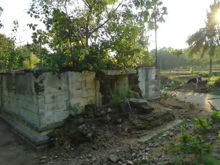 Arulmigu Thiruthaleeswarar Temple, Anpoondi - 632114 அருள்மிகு திருத்தாளீஸ்வரர் திருக்கோயில், அன்பூண்டி - 632114, Vellore - Ancient Temple Architecture and History Image 4